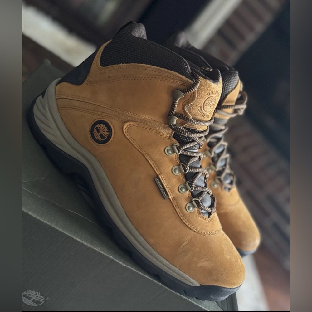 🔥 Fire Sale 🔥
Men's White Ledge Waterproof Hiking Boot Wheat : Size 13